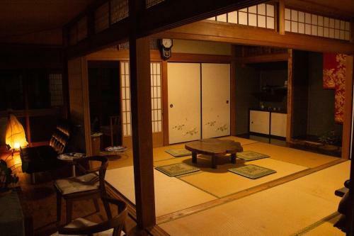1st Floor 6 Tatami Floor � 2 + Wide Edge
