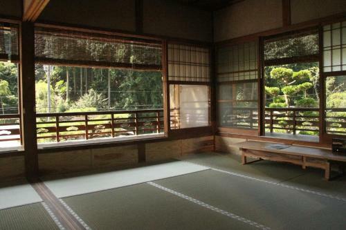 1st Floor 6 Tatami Floor � 2 + Wide Edge
