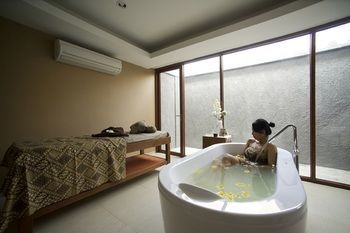 Hotel Grand Zuri Kuta Bali