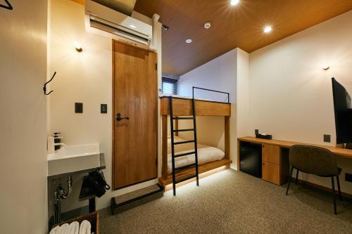 Mizuka Nakasu 5 - Unmanned Hotel -