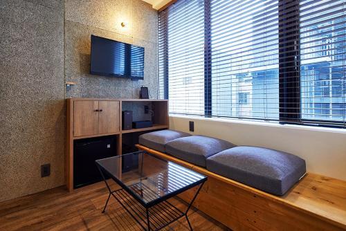 Mizuka Imaizumi 4 - Unmanned Hotel -