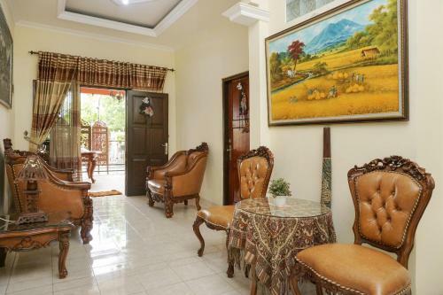 Oyo 465 Alam Citra Bed & Breakfast