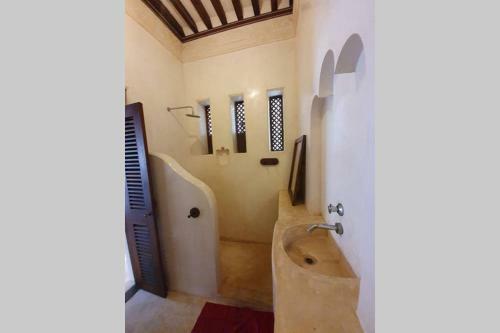 Oneway House Lamu Seaview Rooftop & Pool