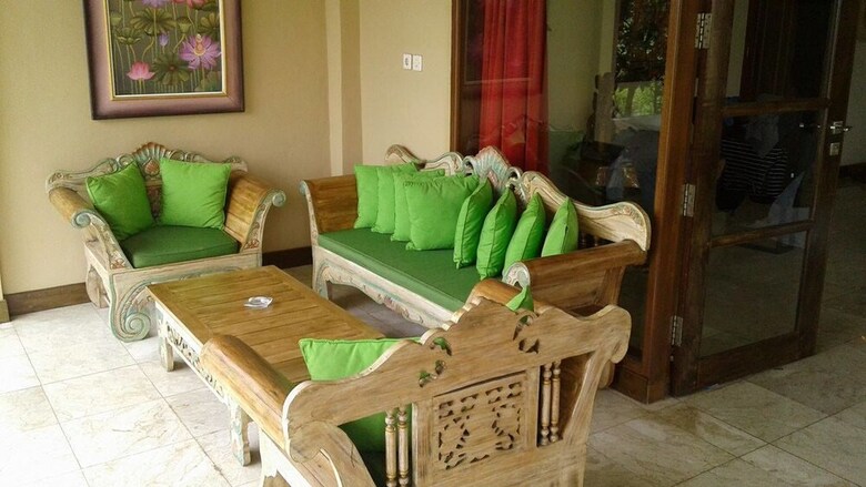 Green Field Hotel And Restaurant