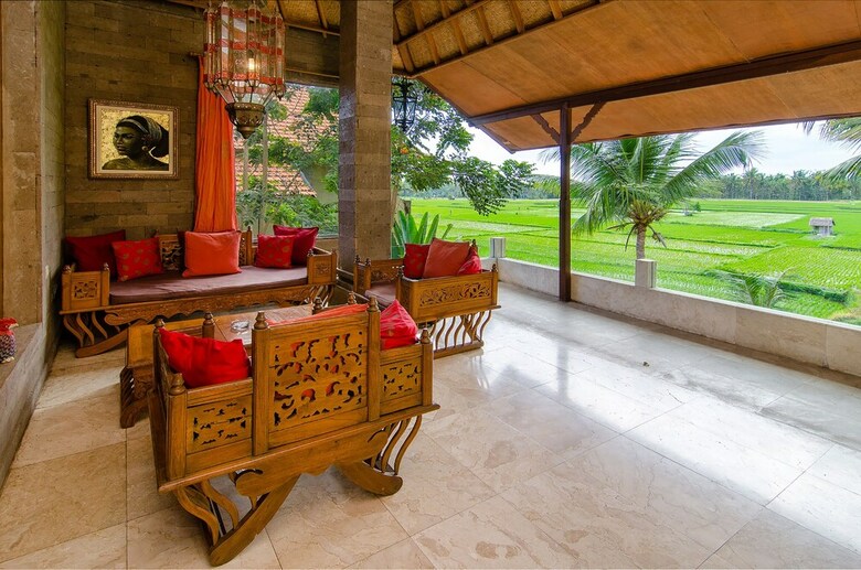 Green Field Hotel And Restaurant