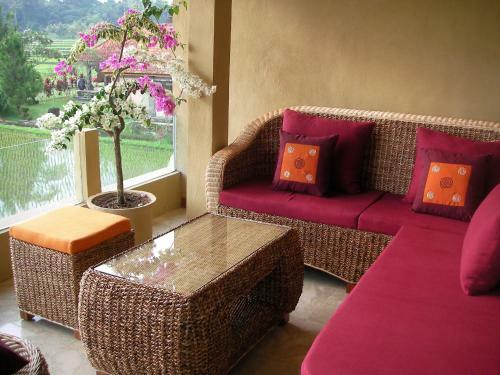 Green Field Hotel And Restaurant