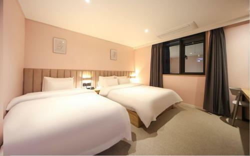 Motel Hotel Lazy Heaven