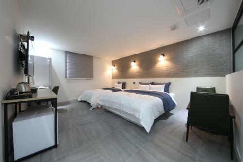 Two Nights Business Hotel