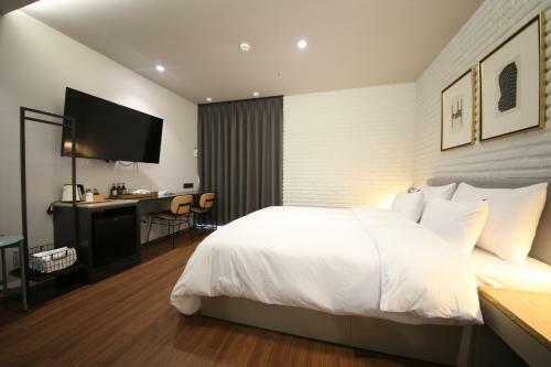Motel Brown Dot Hotel Sajik Stadium