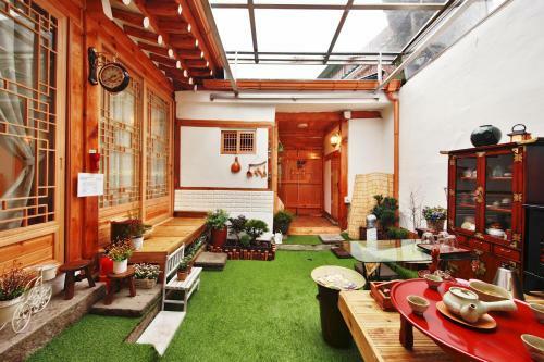Hostal Supia Guesthouse