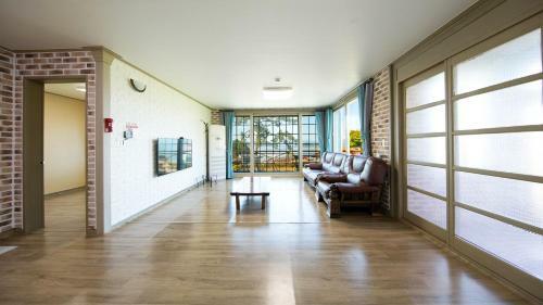 Yeosu Skypurple Pension