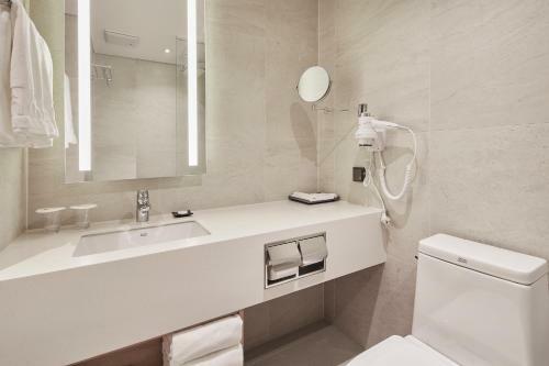 Ramada Encore By Wyndham Gimpo Han River Hotel