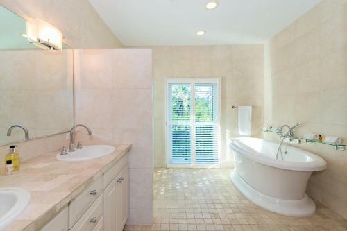 Villa Mora By Grand Cayman Villas