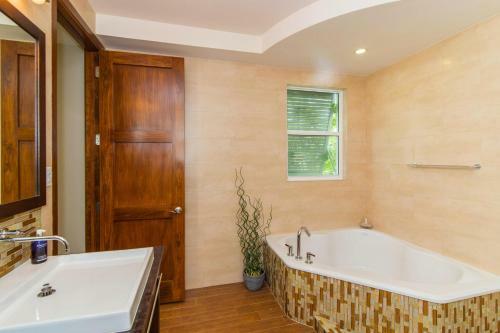 Pomegranate Cottage By Grand Cayman Villas