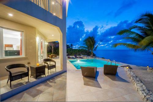 Christmas Palms By Grand Cayman Villas