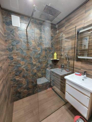 Luxury Apartment On Kenshiler 14