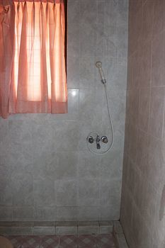 Hostal Gusti's Garden Bungalows