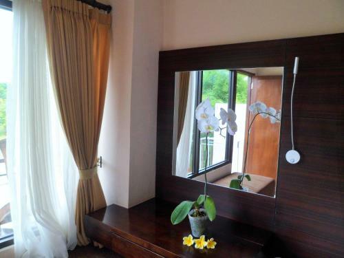 Hostal Nuriani Restaurant And Rooms