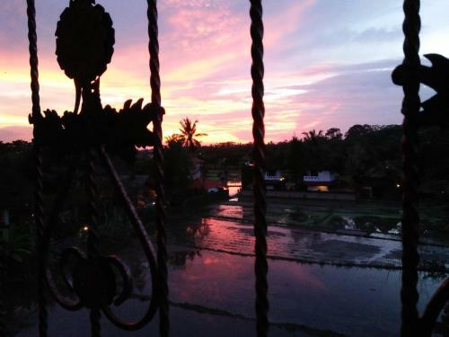 Hostal Nuriani Restaurant And Rooms