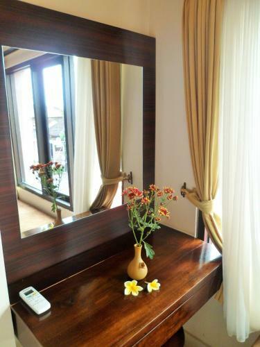 Hostal Nuriani Restaurant And Rooms