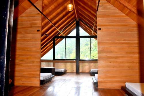 Manuka Hillwood Hotel