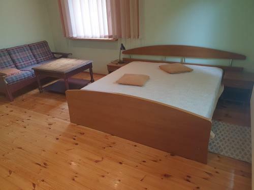 Cozy Home Two Bedroom Apartments