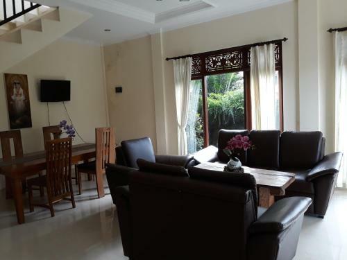 Hostal Villa Bungsil Gading