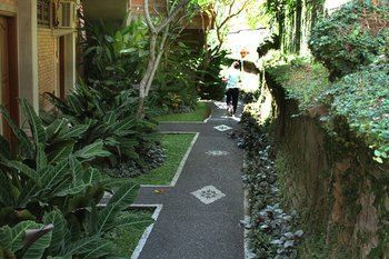 Hostal Bali Gardenview Cottages