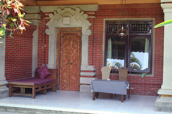 Hostal Bali Gardenview Cottages