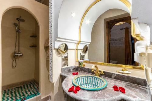 Hostal Riad Medina Art Suite & Heated Pool