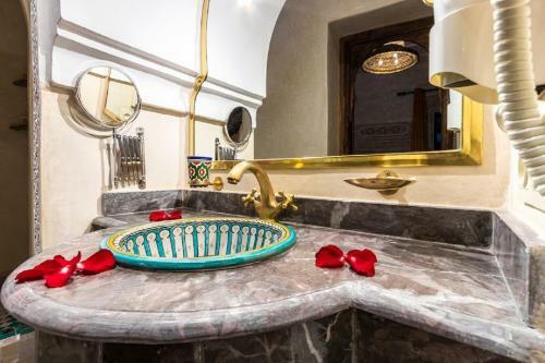Hostal Riad Medina Art Suite & Heated Pool