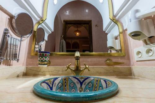 Hostal Riad Medina Art Suite & Heated Pool