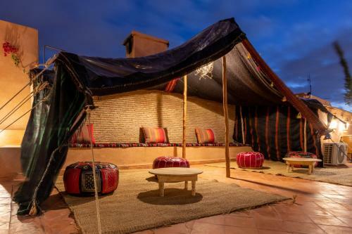 Hostal Riad Medina Art Suite & Heated Pool