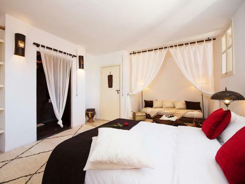 Hostal Room In Bb - Suite Kalifa In Luxurious Riad - Marrakech Spa And Massage