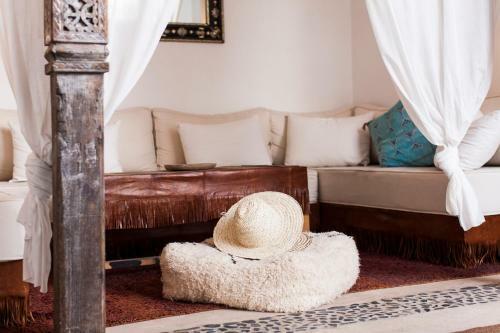 Hostal Room In Bb - Suite Kalifa In Luxurious Riad - Marrakech Spa And Massage