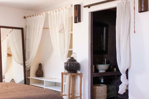 Hostal Room In Bb - Suite Kalifa In Luxurious Riad - Marrakech Spa And Massage