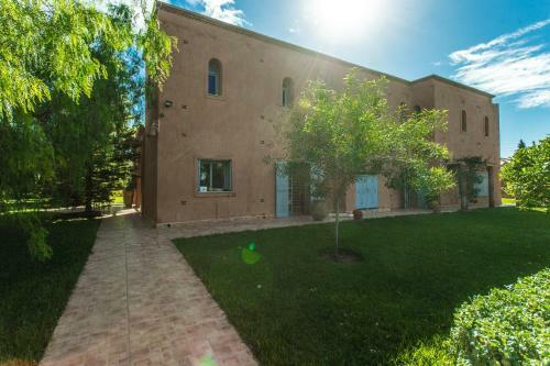 Villa Les Oliviers - A Setting Of Tranquility