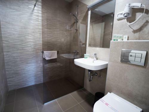 Pearl Beach Hotel & Resort