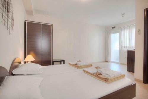 Mandir Apartments - Center
