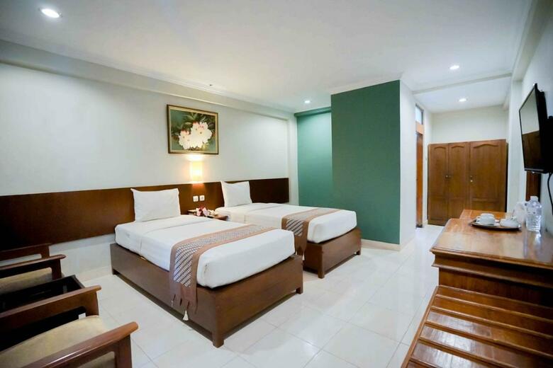 Cakra Kembang Hotel