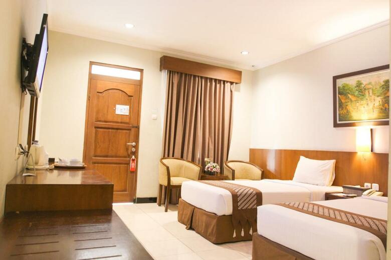 Cakra Kembang Hotel