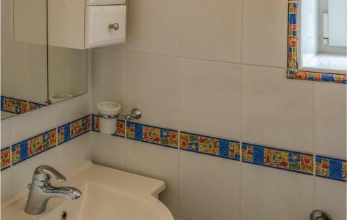Seven-bedroom Holiday Home In Zanjic