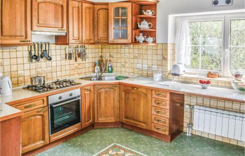Seven-bedroom Holiday Home In Zanjic