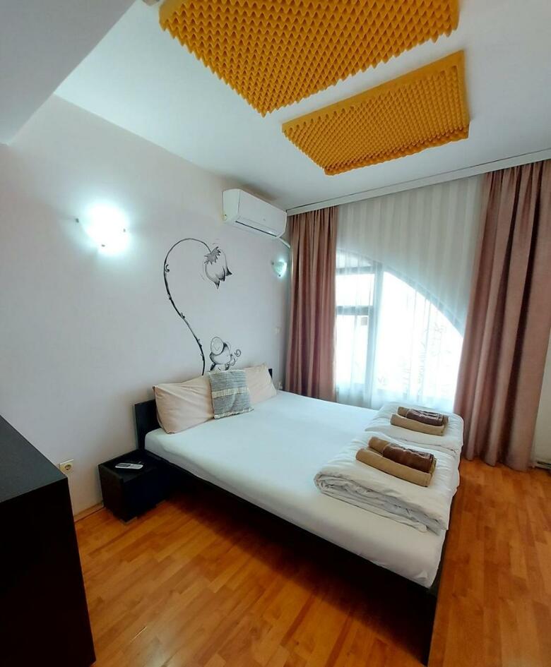 The Bulevard Hotel