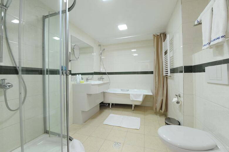 Ub Grand Hotel