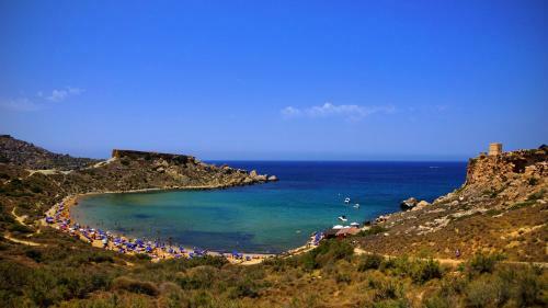 Summer Breeze Apartment With Panoramic Terrace - By Getawaysmalta