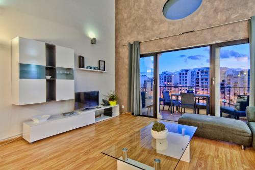 Spinola Seafront 4-bedroom Duplex Apartment