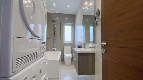Quisisana Apartments - Cast Renting