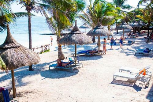 Hotel Le Peninsula Bay Beach Resort & Spa