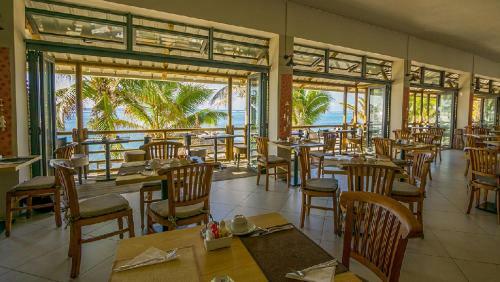 Hotel Le Peninsula Bay Beach Resort & Spa